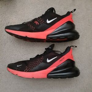 NIke Air 270 Mens Shoes sz. 11.5